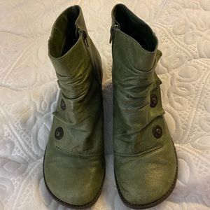 Miz Mooz green botties .